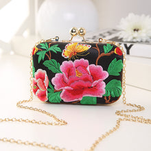 Load image into Gallery viewer, Shoulder Slung Embroidery Chain Female Embroidery Dinner Bag.