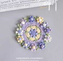 Load image into Gallery viewer, Hand-crocheted Small Daisy Coasters, Anti-scalding and Heat-insulating Cushions, Wool Coasters, Gifts for Girlfriends, Flower Slices in Large Quantities