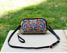 Load image into Gallery viewer, New Ethnic Embroidery Flower Bag Fashion Clutch Bag Shoulder Slung Mobile Phone Bag Mini Bag