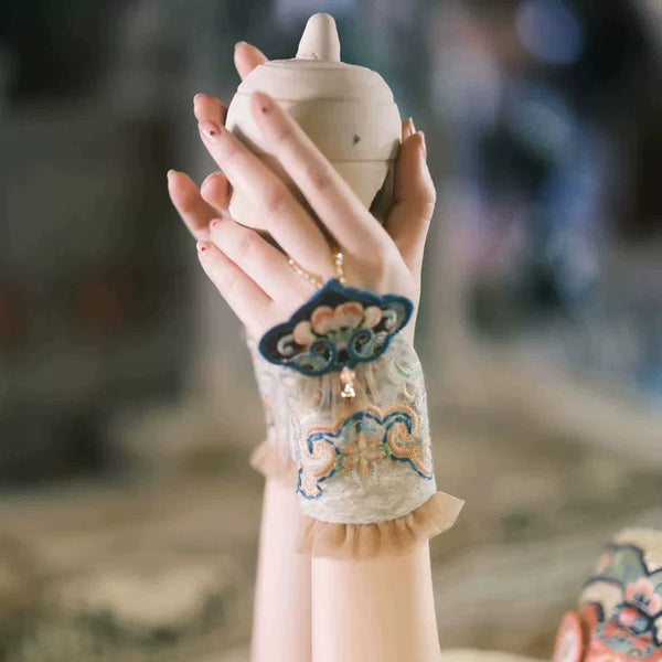 New Ethnic Style Embroidered Flower Wrist Gloves Women's Short Lace Decorative Bell Gloves Wrist Guards