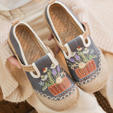 Load image into Gallery viewer, New Ethnic Style Embroidered Cloth Shoes Shallow Mouth One Pedal Low Top Old Beijing Cloth Shoes Woven Round Head Cloth Shoes Women