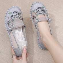 Load image into Gallery viewer, The Breathable Mesh Comfortable Casual Ethnic Style Embroidered Shoes for Middle and Elderly Mom