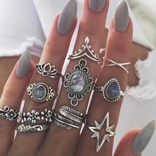 Load image into Gallery viewer, 9-piece Set of Vintage Crying Face Rings, Playing Card Rings, Hollowed Out Love Rings, Daisy Rings, Alloy Chain Rings