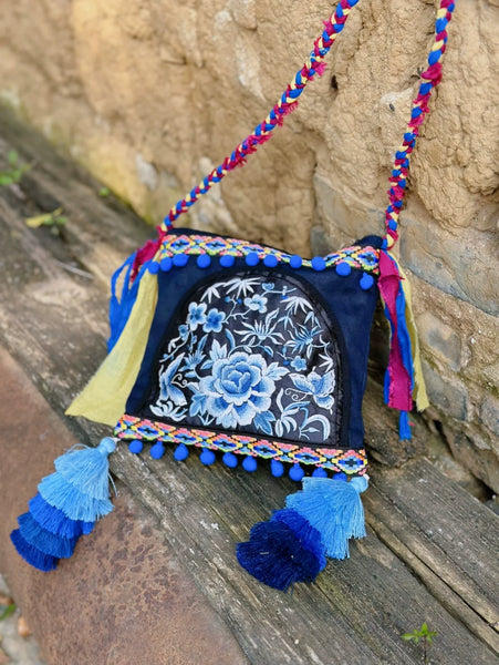 Ethnic Style Embroidered Diagonal Hanging Small Bag, Fringed Bag, Ancient Style Embroidered Bag