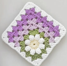 Load image into Gallery viewer, Hand-crocheted Small Daisy Coasters, Anti-scalding and Heat-insulating Cushions, Wool Coasters, Gifts for Girlfriends, Flower Slices in Large Quantities