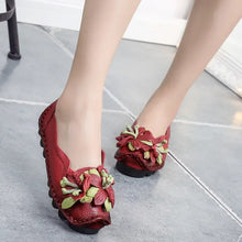Load image into Gallery viewer, Genuine Leather Summer Flats Women Soft Slip-On Flat Shoes Black Red Floral Mom Loafers Moccasin Lady Designer Shoes 2024