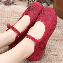 Load image into Gallery viewer, Sapatos Femininas Women Fashion Sweet Light Weight Embroidery Buckle Strap Flat Shoes Lady Casual Dance Shoes Ga296