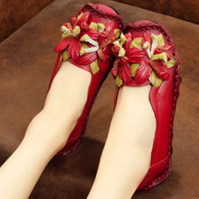 Load image into Gallery viewer, Genuine Leather Summer Flats Women Soft Slip-On Flat Shoes Black Red Floral Mom Loafers Moccasin Lady Designer Shoes 2024