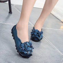 Load image into Gallery viewer, Genuine Leather Summer Flats Women Soft Slip-On Flat Shoes Black Red Floral Mom Loafers Moccasin Lady Designer Shoes 2024