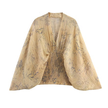 Load image into Gallery viewer, Women&#39;s Summer 2025 New European and American Fashion Style V-neck Bat Sleeve Loose Printed Top