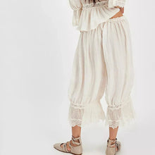 Load image into Gallery viewer, Combhasaki Women&#39;s Y2K Loose Fit Bloomers Cropped Pants Drawstring High Waist Floral Lace Patchwork Calf-Length Lantern Trousers