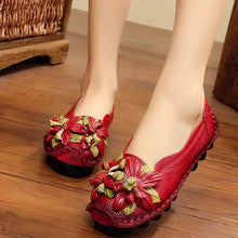 Load image into Gallery viewer, Genuine Leather Summer Flats Women Soft Slip-On Flat Shoes Black Red Floral Mom Loafers Moccasin Lady Designer Shoes 2024
