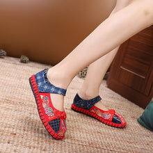 Load image into Gallery viewer, Women&#39;s Spring and Autumn Middle-aged and Elderly Thousand-layer Embroidered Shoes Ethnic Embroidery Flat Shoes