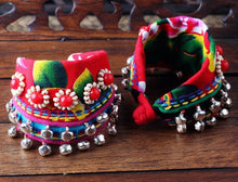 Load image into Gallery viewer, Yunnan ethnic wind bracelet Lijiang specialty cloth hand jewelry small bell dance accessories female bracelet