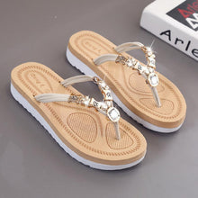 Load image into Gallery viewer, Bohemian flat heel rhinestone flip-flop women&#39;s sandals