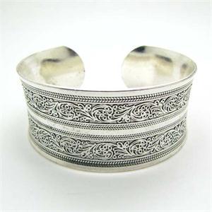1PCS Women Vintage Bracelets Wide Lucky Flower Printing Tibet Silver Plated Totem Cuff Bracelets Bangles