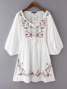 Bohemia Embroidered Round-neck Half Sleeves Mini Dress