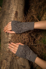 Load image into Gallery viewer, Half refers to the warm knit typing women s thick wool Half palm gloves - 2