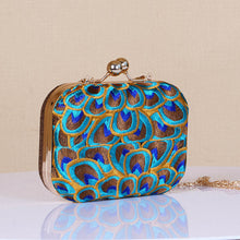 Load image into Gallery viewer, New Ladies Fashion Embroidery One-shoulder Messenger Dual-use Bag