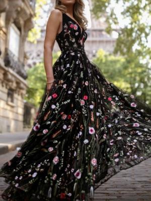 Sexy Deep-V Open Back Sleeveless Embroidered Big Swing Dress
