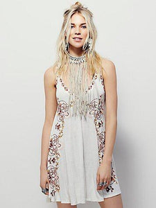 Bohemia style V-Neck Retro embroidery in the long section of the dress 2 color