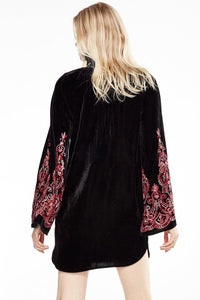 Velvet speaker sleeves exquisite embroidery black lace dress