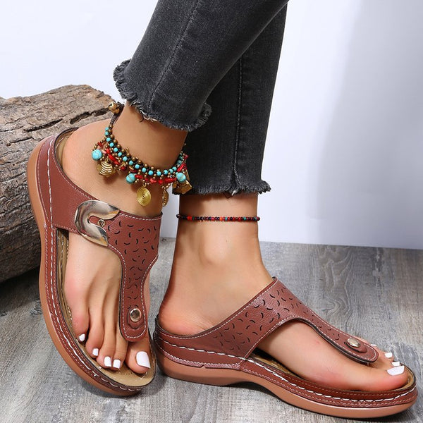 Spring New Round Head Hollow Metal Buckle Wedge Heel Wear Solid Color Comfortable Flip Flops