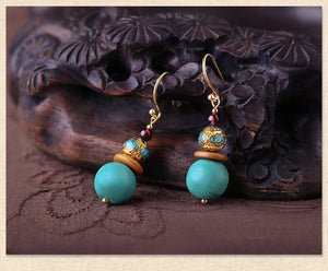 Original Design Antique Earrings Female Turquoise Show White Retro Atmosphere Earrings with No Pierced Ears Advanced Exquisite