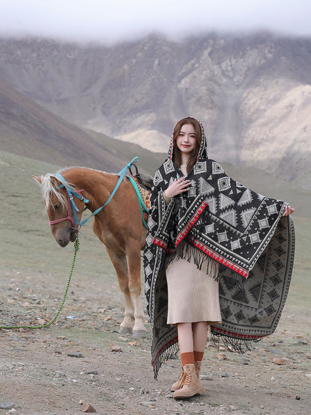 Ethnic style with hat shawl cloak Tibet travel wear photo warm outer cape