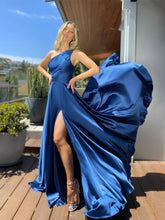 Load image into Gallery viewer, Sexy slant shoulder slim dress large swing dress