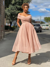 Load image into Gallery viewer, Sleeve slim dress solid color