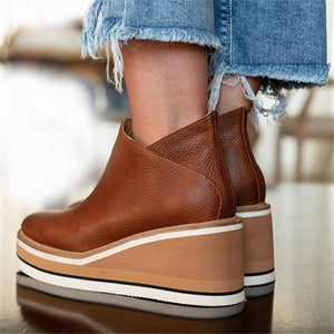 New autumn viscose shoes casual round head thick heel spot solid color low help British solid color fashion boots.
