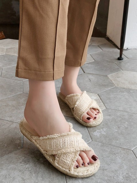 Wild Fringed Woven Cross Slipper Straw Beach Slippers